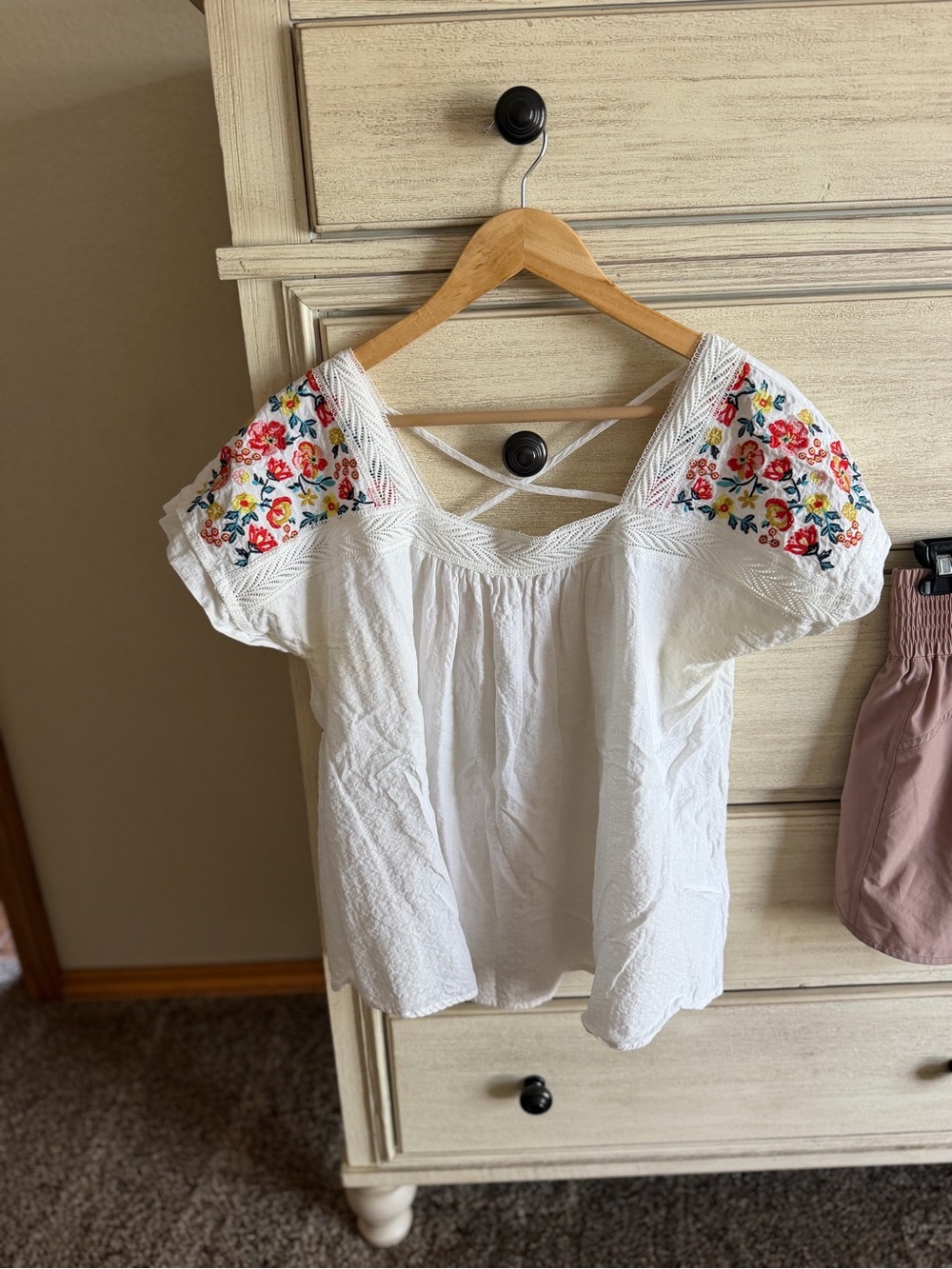 White Embroidered Short Puff Sleeve Women's Blouse
